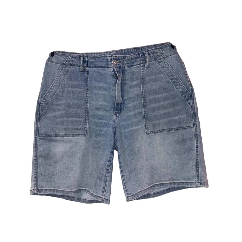Time and Tru Womens High Rise Light Wash Denim Distressed Utility Shorts Size 16